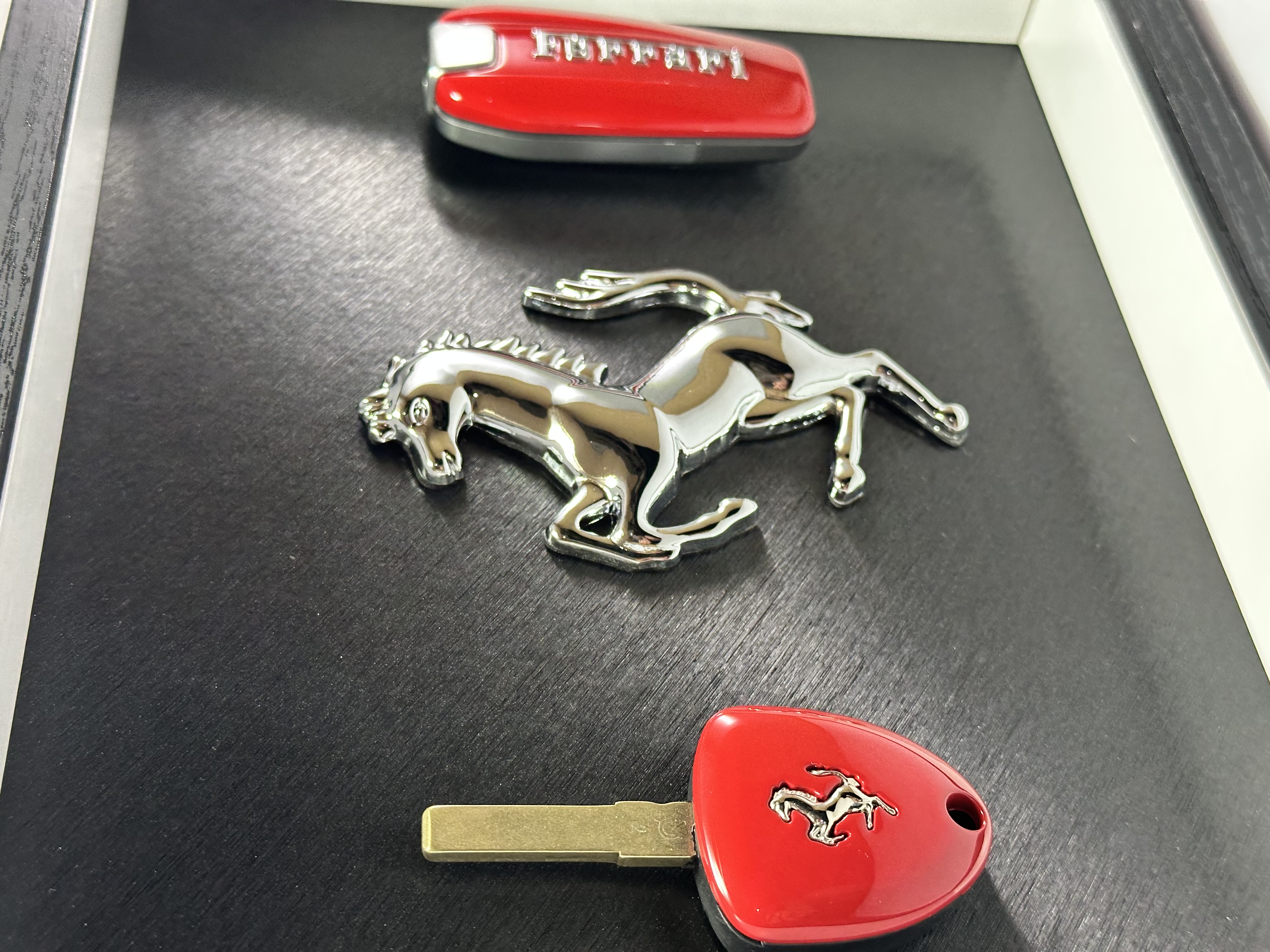 Cavallino Eterno Grigio — vue 3