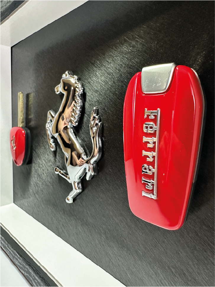 ArtKeyz Cavallino Eterno Grigio — Éléments iconiques Ferrari, cadre fait main