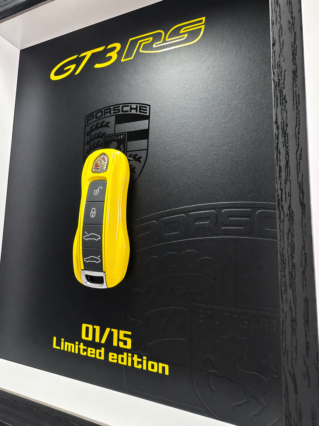 Fever Yellow — vue 3