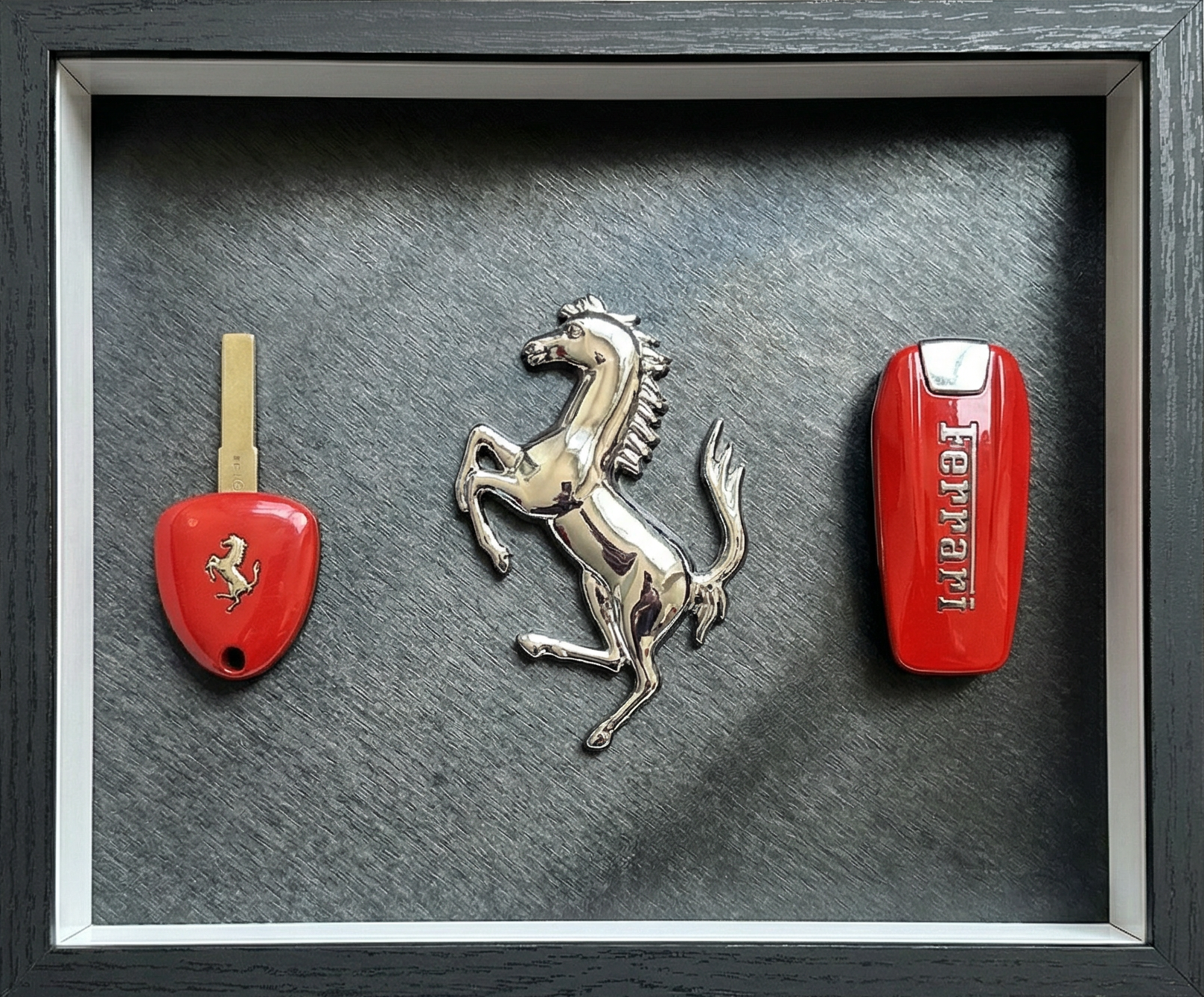 Cadre prestige ArtKeyz — collection Ferrari, clé au cheval cabré encadrée